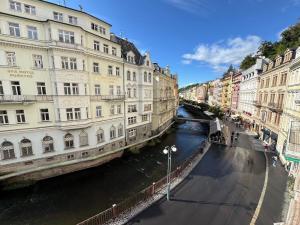 Prodej bytu 3+kk, Karlovy Vary, Vřídelní, 81 m2