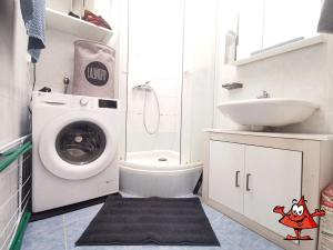 Pronájem bytu 1+1, Praha - Žižkov, Buchovcova, 53 m2