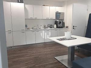 Pronájem kanceláře, Praha - Nusle, Doudlebská, 635 m2