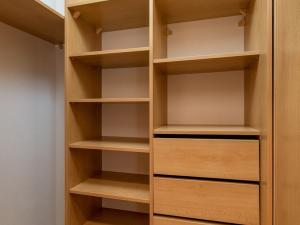 Pronájem bytu 1+kk, Praha - Prosek, Trmická, 38 m2