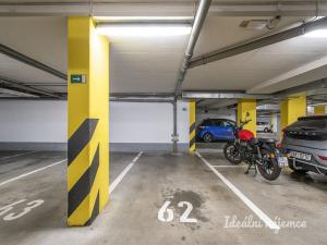Pronájem bytu 1+kk, Praha - Prosek, Trmická, 38 m2