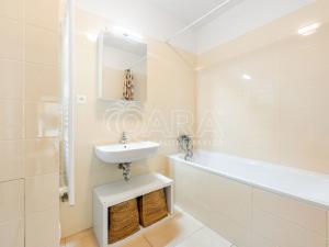 Pronájem bytu 2+kk, Praha - Modřany, Zlochova, 70 m2