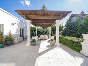 Prodej rodinného domu, Stěžery, Lipová, 200 m2