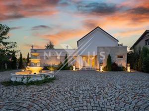 Prodej rodinného domu, Stěžery, Lipová, 200 m2