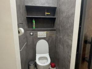 Pronájem bytu 3+kk, Praha - Dejvice, Na Vlčovce, 65 m2