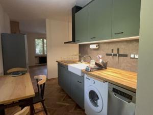 Pronájem bytu 3+kk, Praha - Dejvice, Na Vlčovce, 65 m2