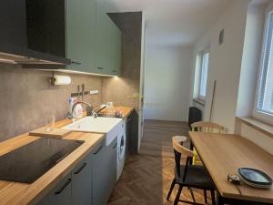 Pronájem bytu 3+kk, Praha - Dejvice, Na Vlčovce, 65 m2