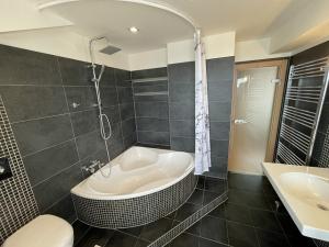 Pronájem bytu 4+1, Praha - Dejvice, Paťanka, 120 m2