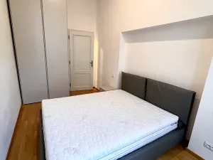 Pronájem bytu 2+kk, Praha - Karlín, Sokolovská, 75 m2