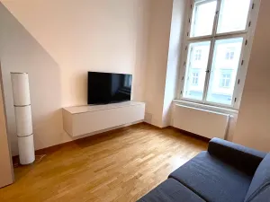 Pronájem bytu 2+kk, Praha - Karlín, Sokolovská, 75 m2