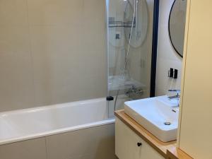 Pronájem bytu 2+kk, Praha - Vysočany, Pechmanových, 54 m2