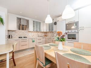 Pronájem bytu 5+kk, Praha - Hloubětín, Slévačská, 94 m2