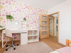 Pronájem bytu 5+kk, Praha - Hloubětín, Slévačská, 94 m2