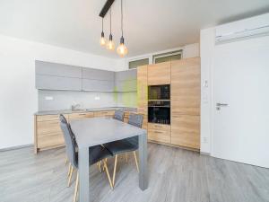 Prodej bytu 2+kk, Olomouc, Janského, 68 m2