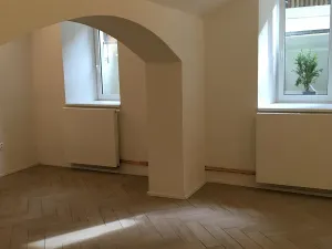 Pronájem bytu 1+1, Praha - Karlín, Březinova, 40 m2