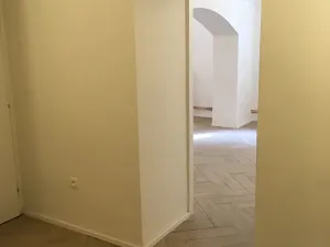 Pronájem bytu 1+1, Praha - Karlín, Březinova, 40 m2