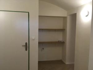 Pronájem bytu 1+1, Praha - Karlín, Březinova, 40 m2