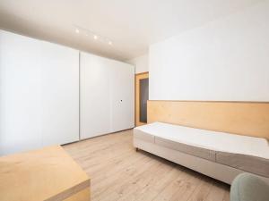 Pronájem bytu 2+kk, Brno, Kallabova, 55 m2