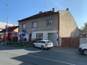 Prodej rodinného domu, Praha - Kunratice, náměstí Prezidenta Masaryka, 200 m2