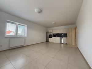 Pronájem bytu 4+1, Pardubice - Mnětice, Černoborská, 140 m2