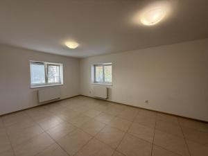 Pronájem bytu 4+1, Pardubice - Mnětice, Černoborská, 140 m2