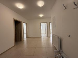 Pronájem bytu 4+1, Pardubice - Mnětice, Černoborská, 140 m2