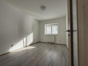 Pronájem bytu 4+1, Pardubice - Mnětice, Černoborská, 140 m2