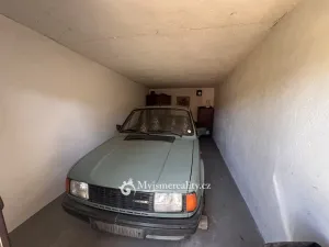 Prodej garáže, Znojmo, Kuchařovická, 19 m2