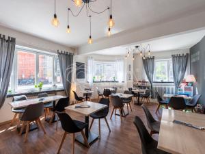 Pronájem obchodního prostoru, Praha - Holešovice, U studánky, 53 m2