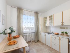 Prodej bytu 3+1, Praha, Okořská, 69 m2