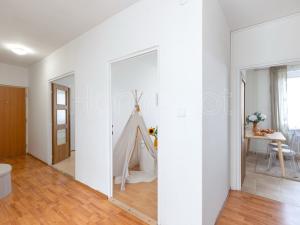 Prodej bytu 3+1, Praha, Okořská, 69 m2