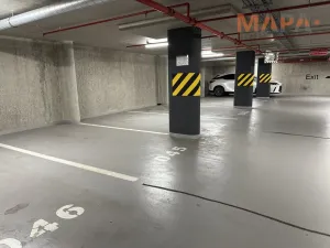 Pronájem garážového stání, Praha - Holešovice, V háji, 12 m2
