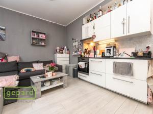 Prodej podílu 1/2 rodinného domu, Praha - Malešice, Káranská, 225 m2