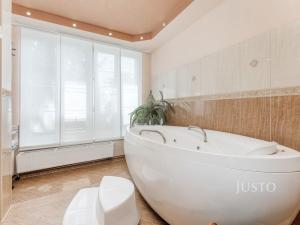 Prodej kanceláře, Uherské Hradiště, V Zahradách, 474 m2