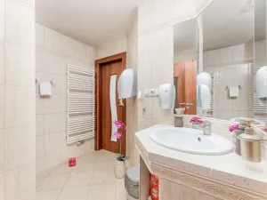 Prodej kanceláře, Uherské Hradiště, V Zahradách, 474 m2