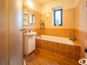 Prodej rodinného domu, Tři Dvory, 76 m2