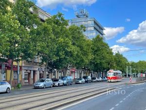 Prodej bytu 3+1, Praha, Biskupcova, 83 m2