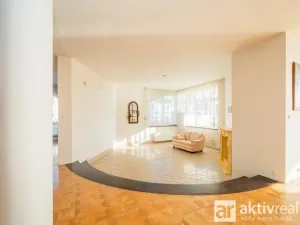 Prodej komerčního pozemku, Praha - Šeberov, K Hrnčířům, 2233 m2