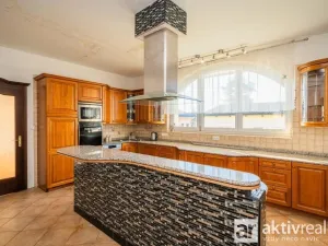 Prodej komerčního pozemku, Praha - Šeberov, K Hrnčířům, 2233 m2