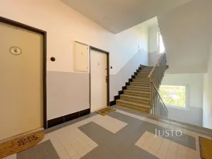 Prodej bytu 2+kk, Praha, 28. pluku, 64 m2