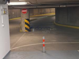 Pronájem garážového stání, Praha, Högerova, 15 m2