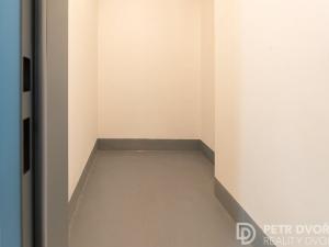 Prodej bytu 1+kk, Praha - Letňany, Hlučkova, 32 m2