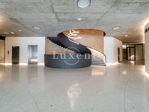 Pronájem kanceláře, Praha - Smíchov, Holečkova, 341 m2