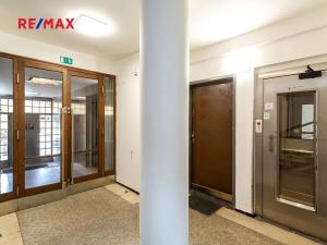 Pronájem bytu 2+kk, Praha - Nové Město, Masarykovo nábřeží, 60 m2