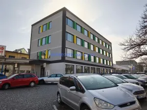 Prodej kanceláře, Hradec Králové - Kukleny, Pražská třída, 1600 m2