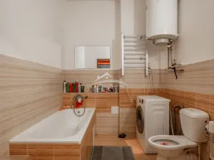 Prodej obchodního prostoru, Polná, Husovo náměstí, 654 m2