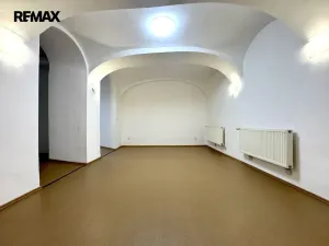 Pronájem obchodního prostoru, Olomouc, Šemberova, 99 m2