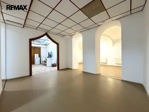 Pronájem obchodního prostoru, Olomouc, Šemberova, 99 m2