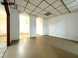 Pronájem obchodního prostoru, Olomouc, Šemberova, 99 m2