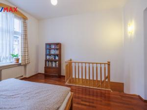 Pronájem bytu 4+1, Karlovy Vary, Jaltská, 120 m2